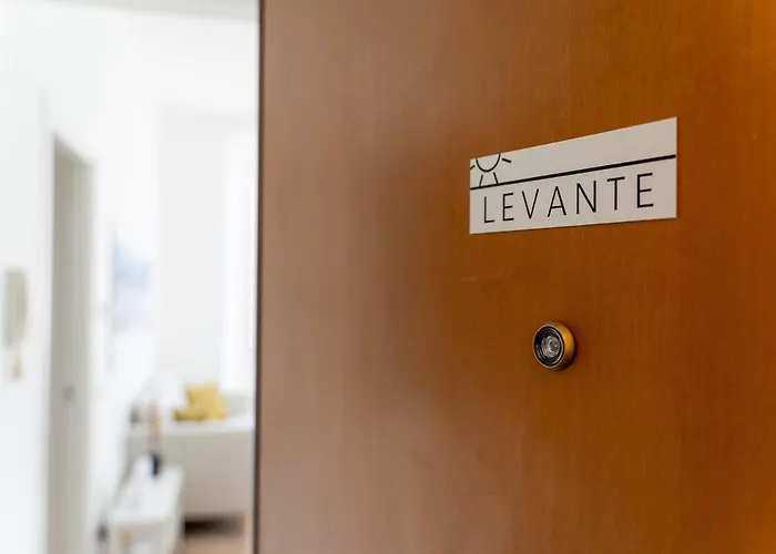 Levante -walking Distance To Center- Free Onsite Parking Apartmán
