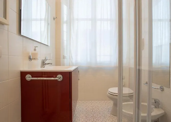 Levante -walking Distance To Center- Free Onsite Parking Como