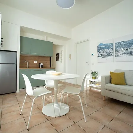 Levante -walking Distance To Center- Free Onsite Parking アパート *